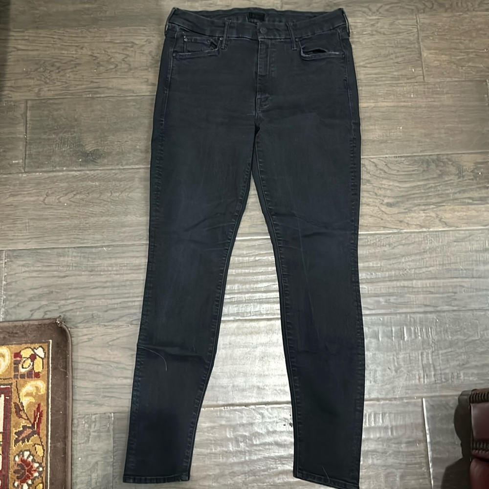 MOTHER jeans. Black. Size 31. Stretch.